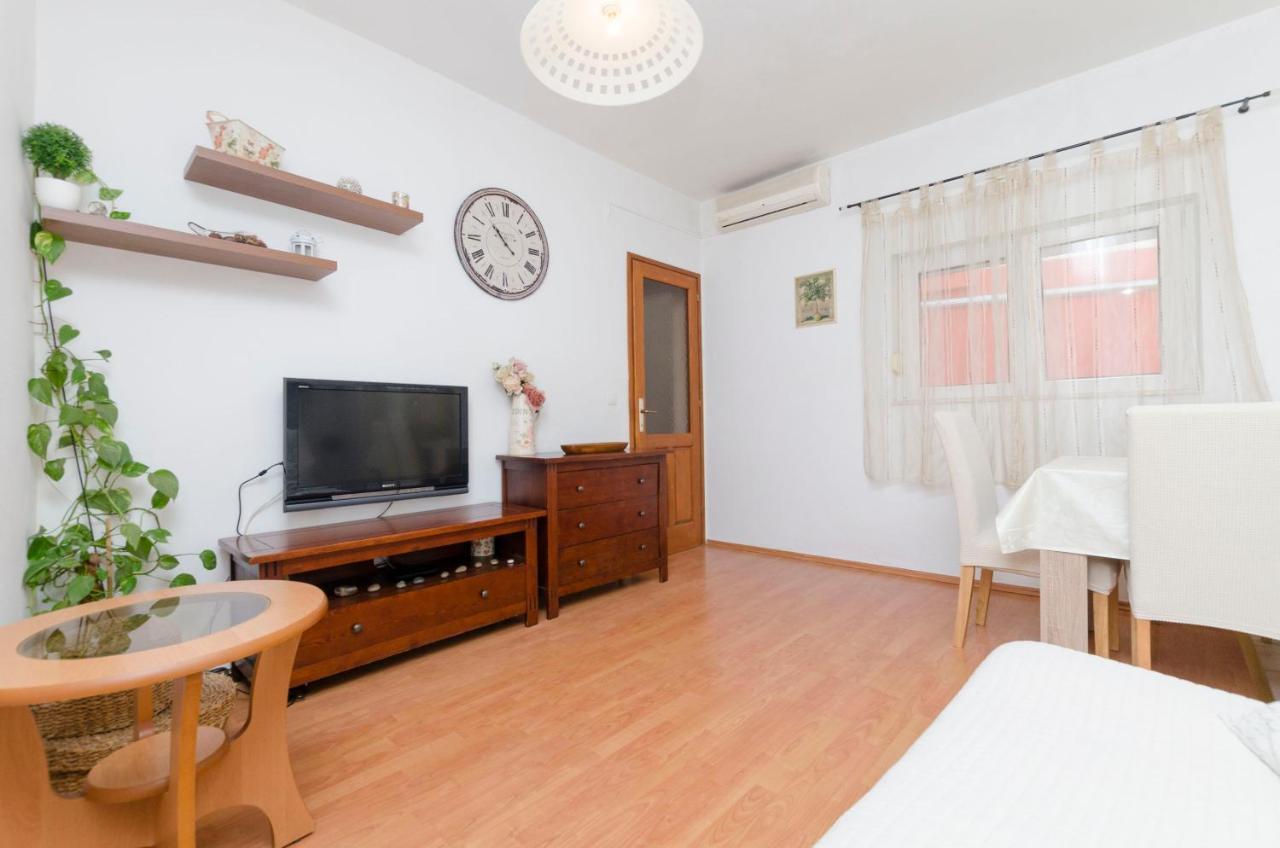Apartments Dasa Primosten Exterior photo