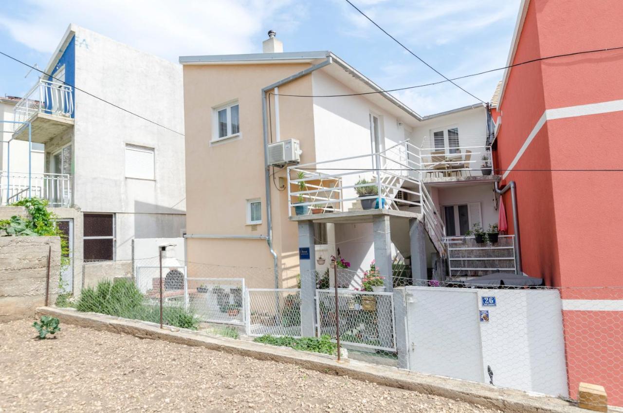 Apartments Dasa Primosten Exterior photo