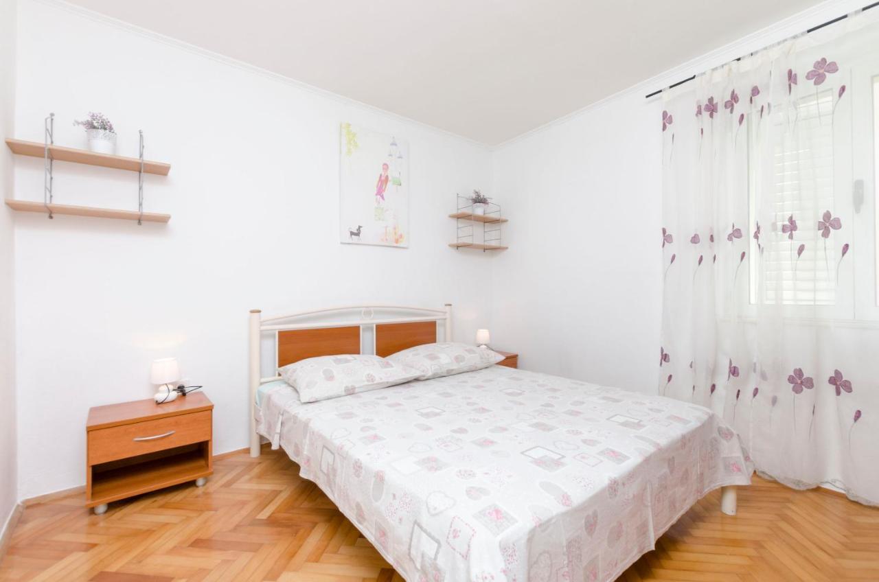 Apartments Dasa Primosten Exterior photo