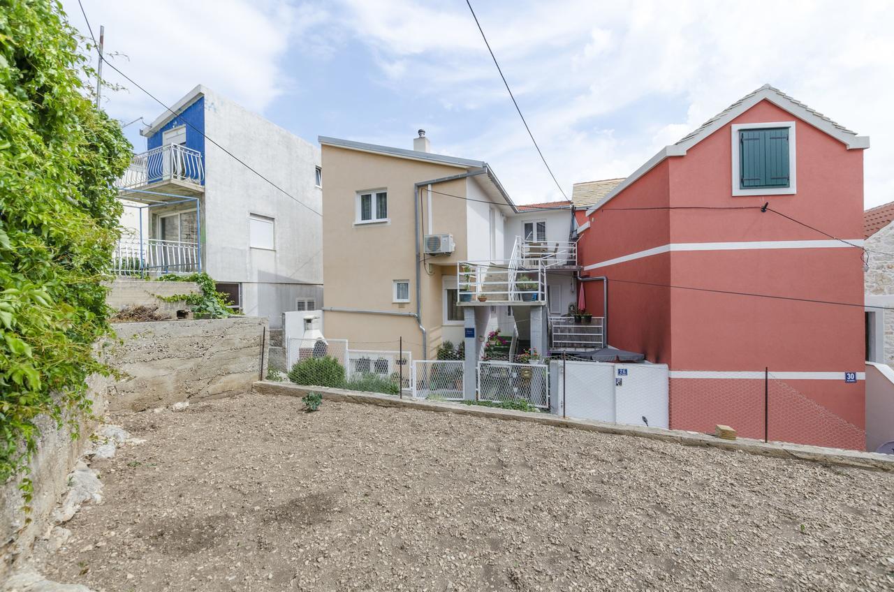Apartments Dasa Primosten Exterior photo